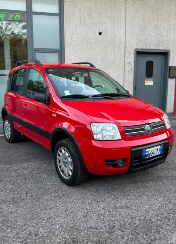 Fiat Panda dopo l'intervento di carrozzeria presso Cubicar a Rovereto